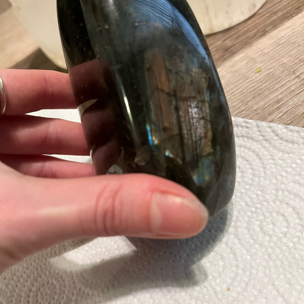 Iridescent Labradorite Stone - Picture 2 of 9
